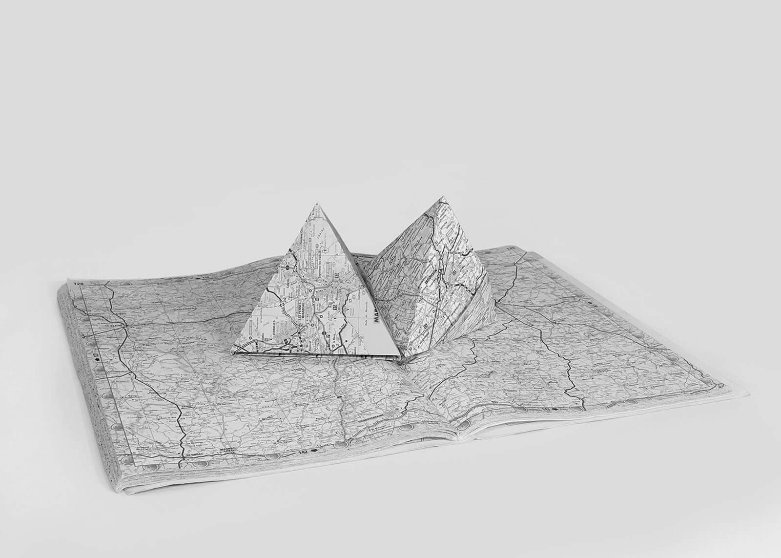 01.The-Two-Labyrinths_Michel-Le-Belhomme_Yogurt-Magazine