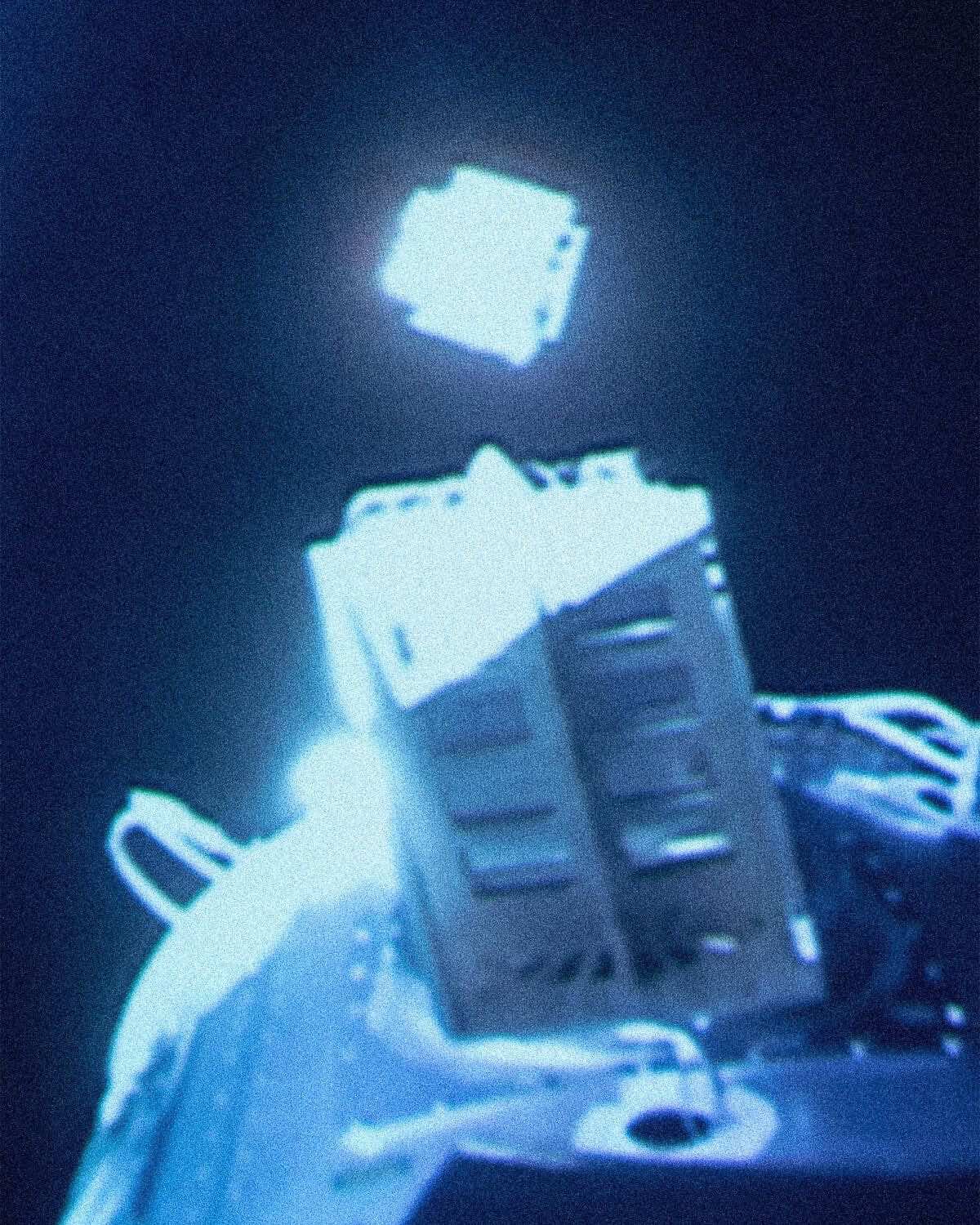 Luciana-De-Michelis_The-Earth-is-a-Satellite-of-the-Moon_Yogurt-Magazine_04-280kb